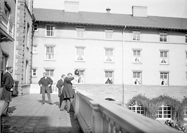 Rooseveltm-balcony.jpg